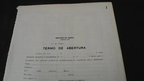 DIA-13/05/2022-11hs- ESCRITORIO -LIVROS DOCUMENTOS GUARDADOS POR VARIOS ANOS - LIMPEZA-LIXO