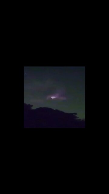 Portal in the Heavens? UFO Strange Phenomena ~ Eyes to the Skies Electric