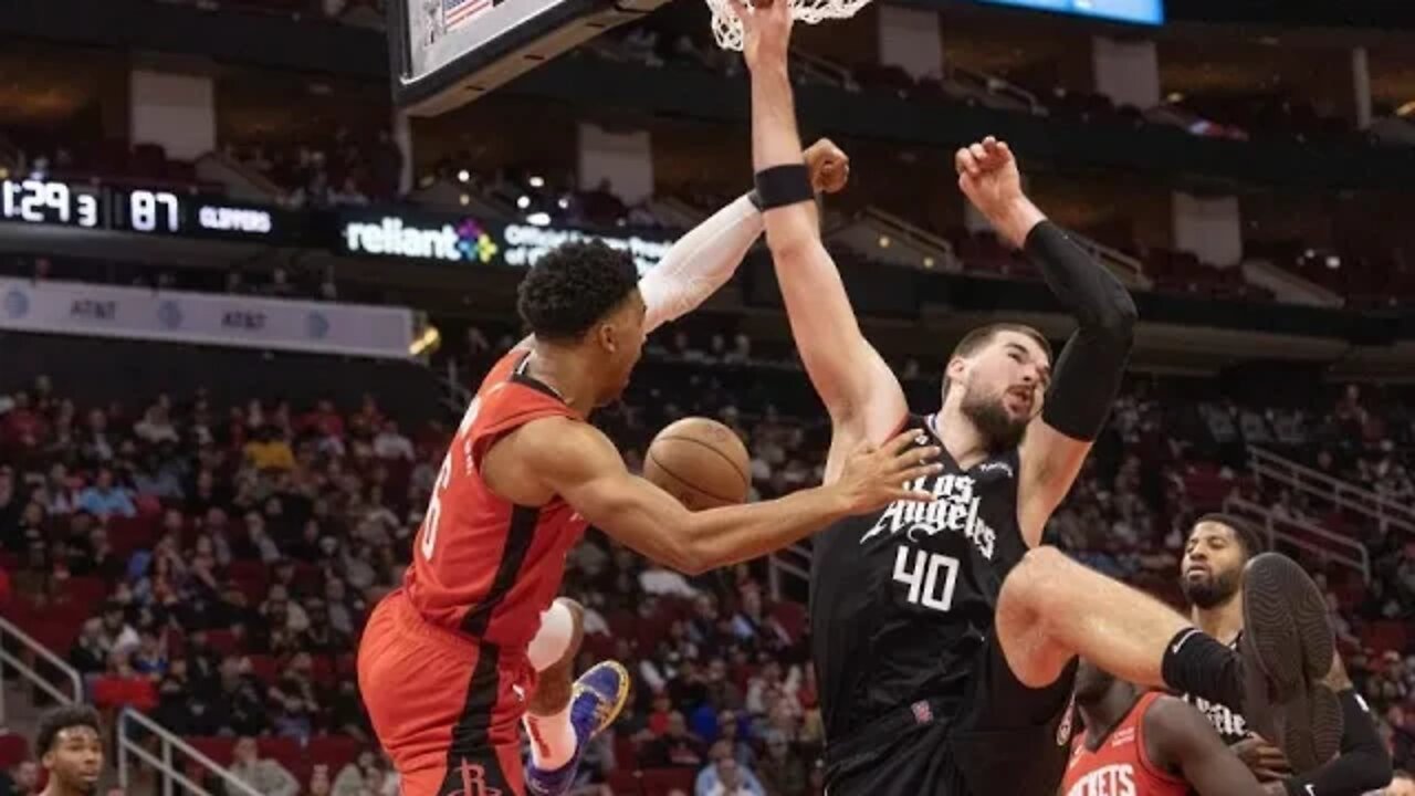 KJ Martin's Monster Poster Dunk On Zubac #houstonrockets