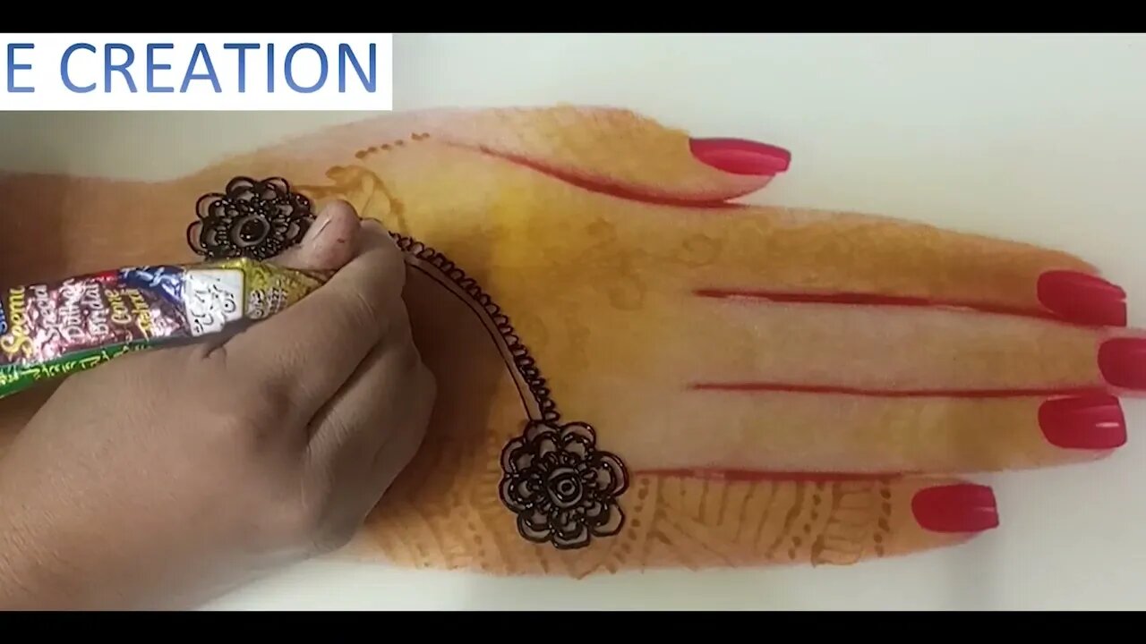 Simple easy mehndi design