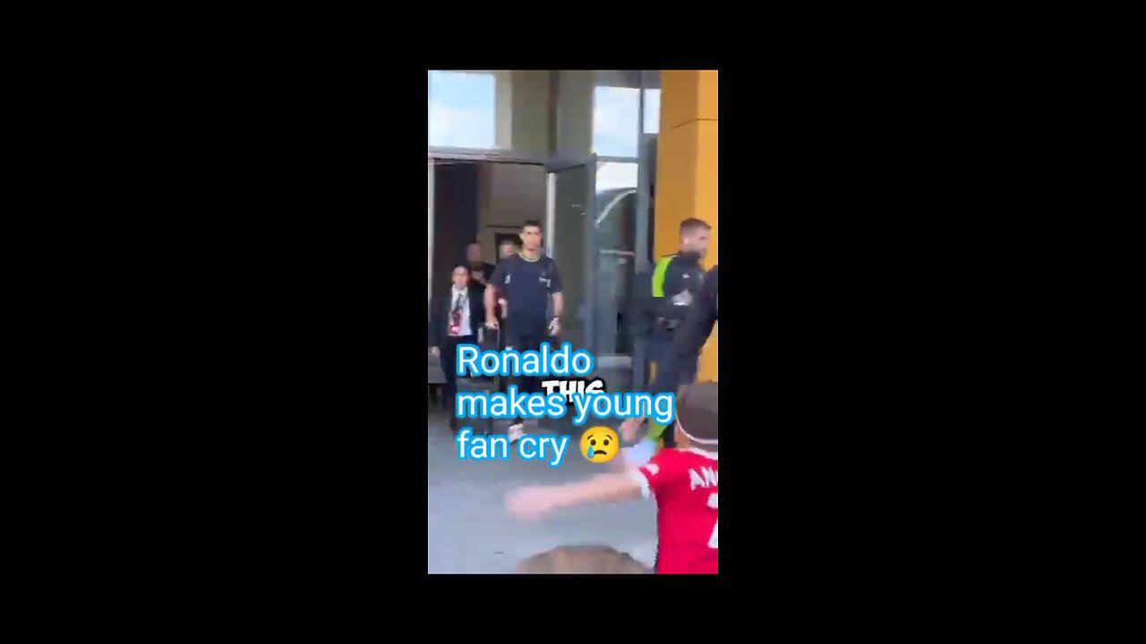 Ronaldo makes young fan cry 😢