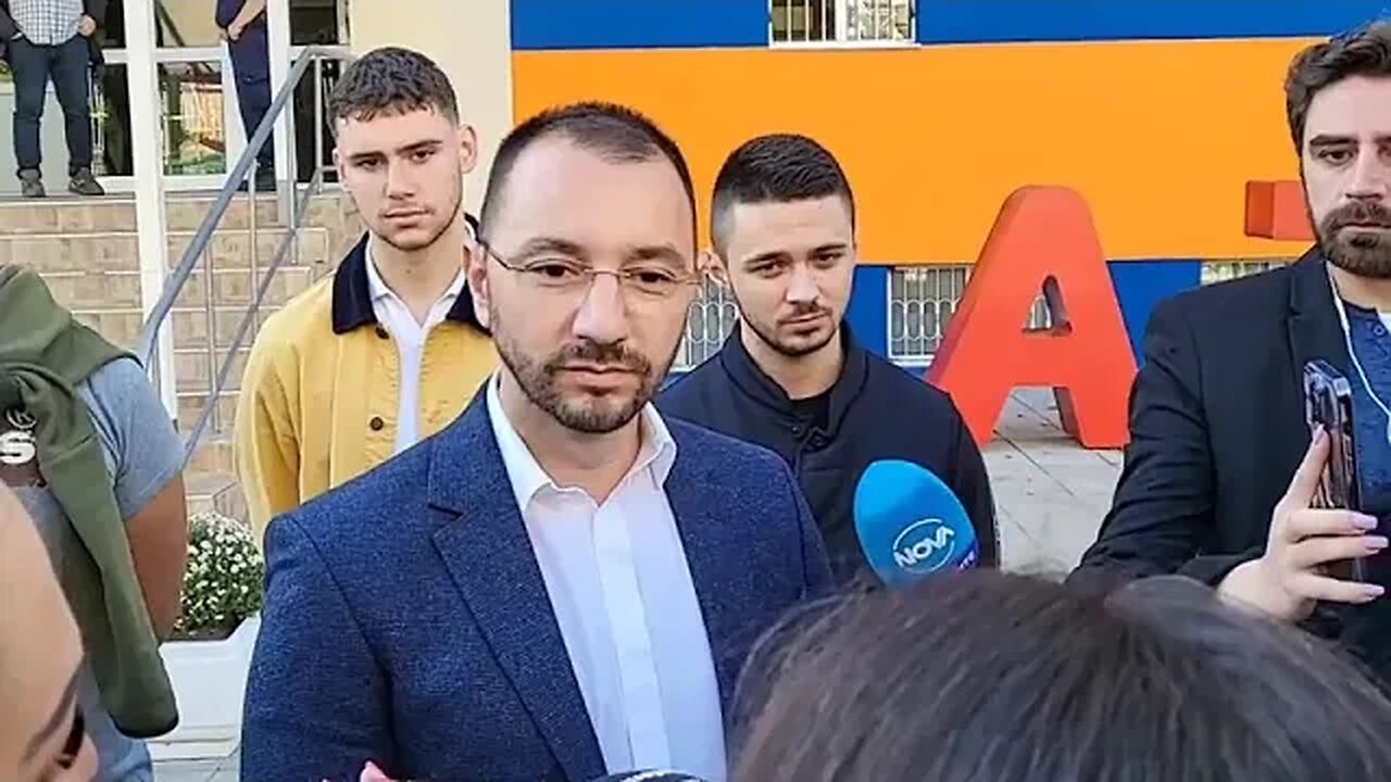 Антон Хекимян гласува