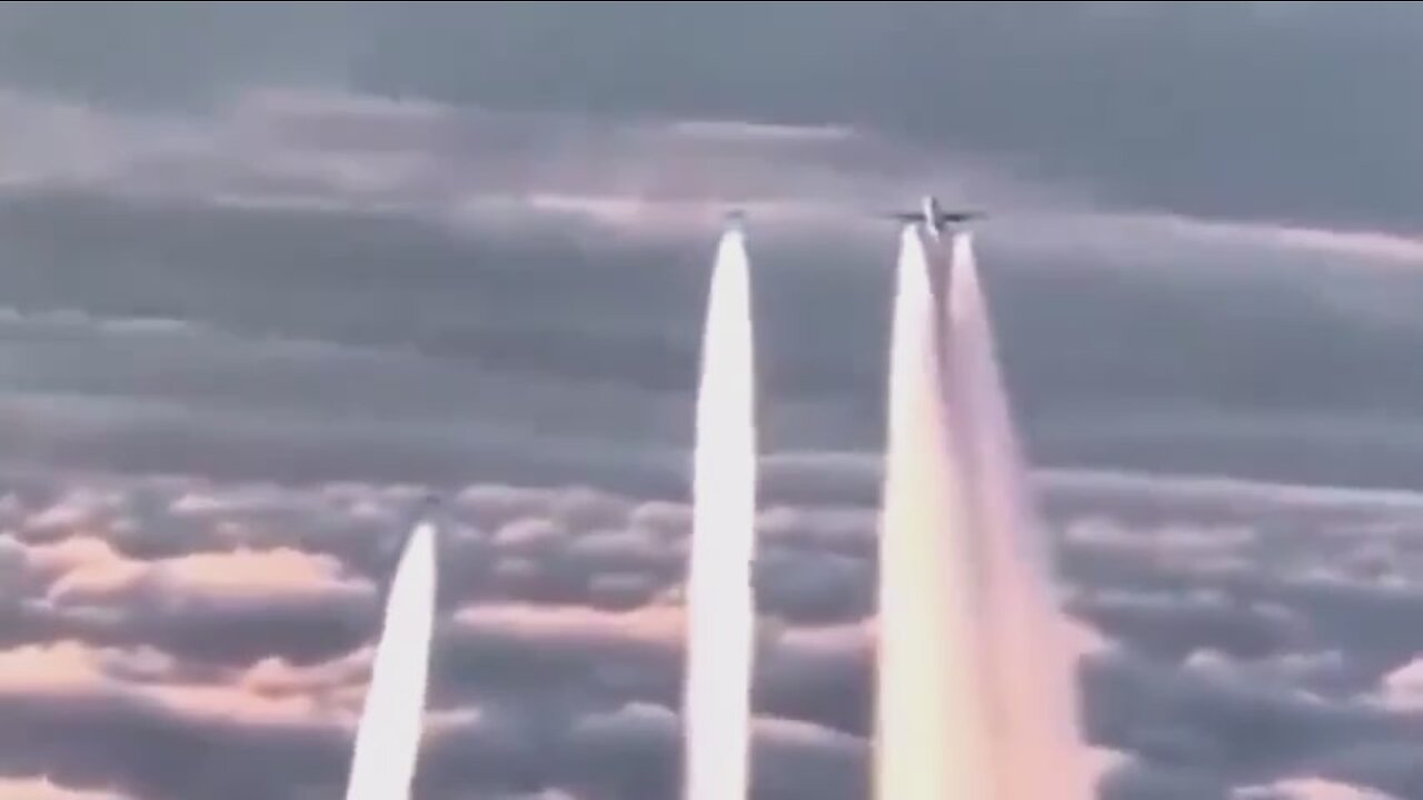 Chemtrails in the sky - You still think it's conspiracy? watch the video