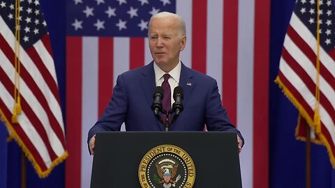 Biden’s Brain Completely Freezes Mid-Sentence