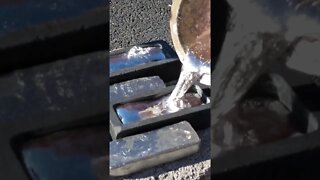 😱 WOW Pouring Molten Metal #pouring #molten #cool #entertainment #fyp