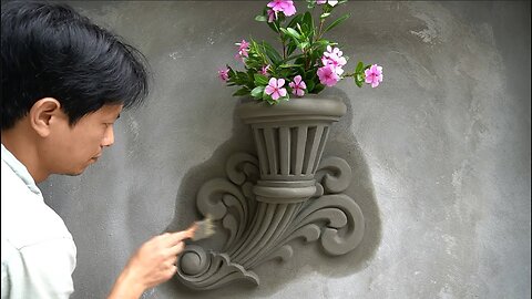 The idea of making a unique wall flower pot.