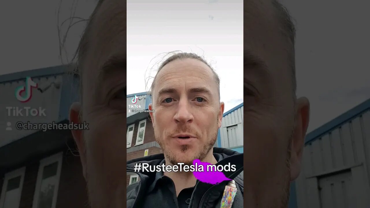 #Rustee has a problem! 🙈⚡️🎨 #modified#modifiedcars #modifiedtesla #rusteetesla