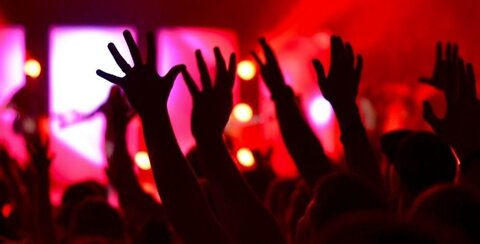 MUSICA NA IGREJA ! PAGANSIMO !!!
