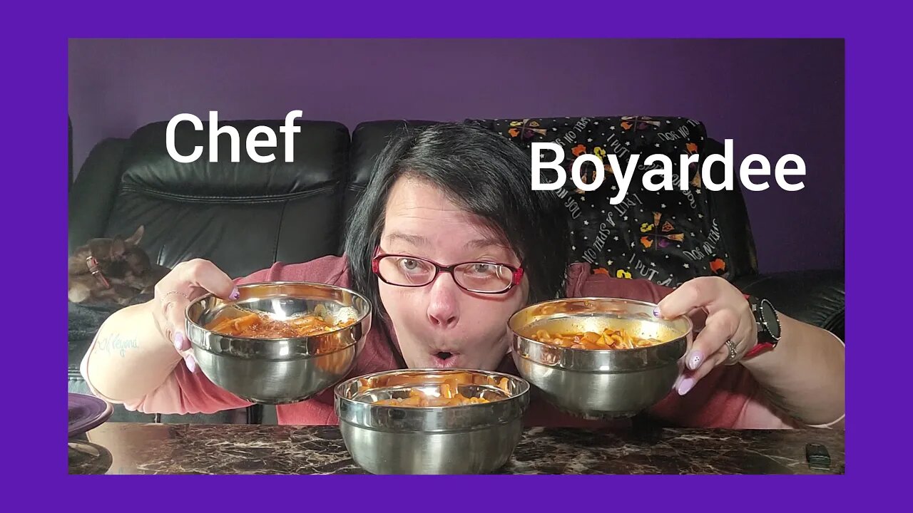 Chef Boyardee and toast mmmmm mukbang