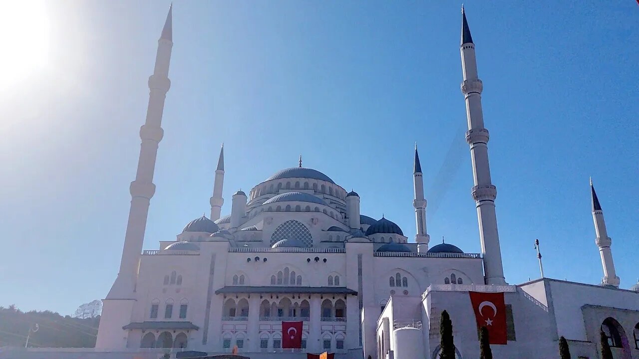 Recitation at Çamlica Camii by Sheikh Kerim Öztürk | Ahzab Suresi