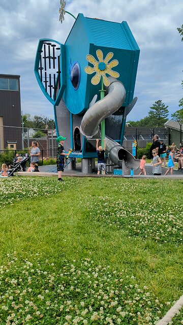 BradKuz76 Tomrik bubbles at Lincoln Children's Zoo