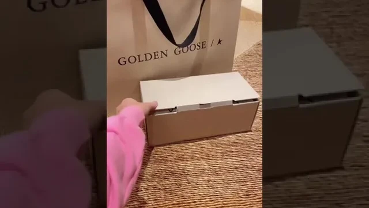 Unboxing Video Tiktok preppy elleandcal