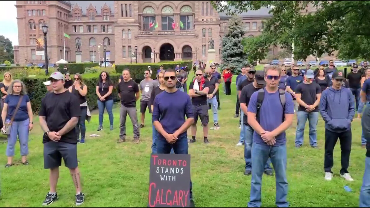 Canada: Police officers, firefighters and paramedics protest against mandatory COVID "vaccinations"