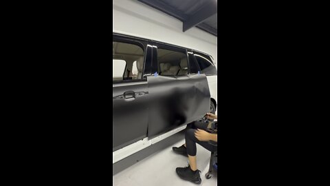 Range Rover Autobiography gets wrapped in 3M satin black.