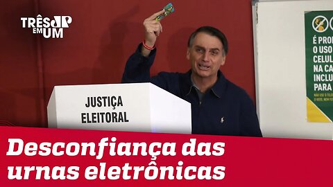 Bolsonaro volta a defender o voto impresso