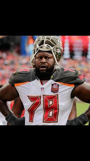 Gosder Cherilus, former NFL player, accused of urinating on passenger on Delta fligh #nflfootball