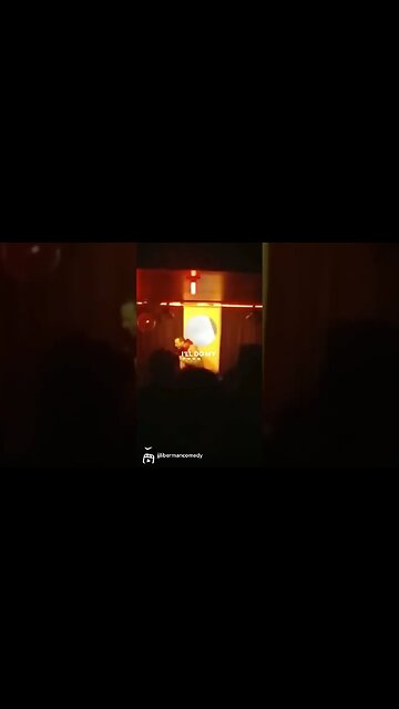 Comedian fights drunk heckler #comedy #comedyvideo #funny #standupcomedy #joke #viral #comedian