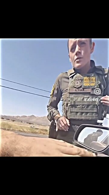 BORDER PATROL AGENTS🚧🛂🚗STOPS CURIOUS DRIVER AT THE BORDER📸🛃🚧🚗💫