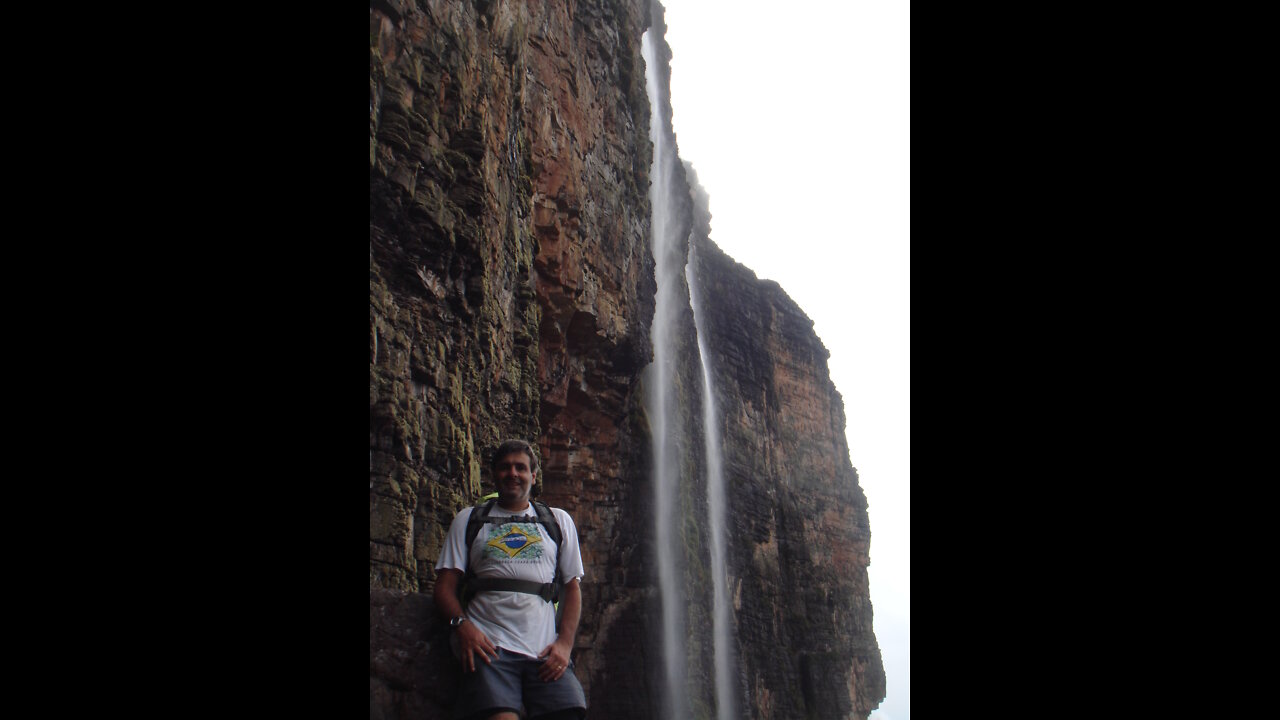 MONTE RORAIMA - DESCIDA PELA CACHOEIRA DAS LÁGRIMAS