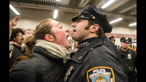 POLICAJTI nebudete si "strieľať" z ľudí donekonečna, raz sa to môže všetko obrátiť proti vám