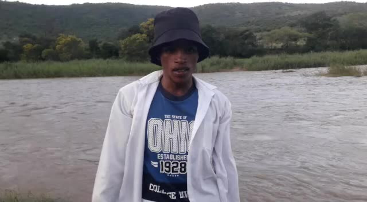 SOUTH AFRICA - Durban - Crossing the Khamanzi River to go to school and back (Videos) (Set 1) (d92)