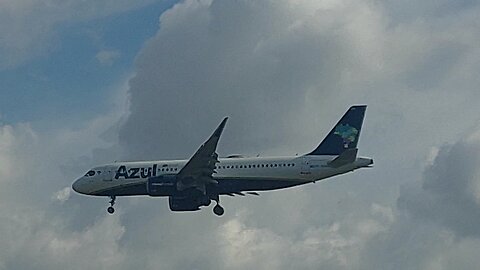 Airbus A320NEO PR-YRH vindo de Campinas para Manaus