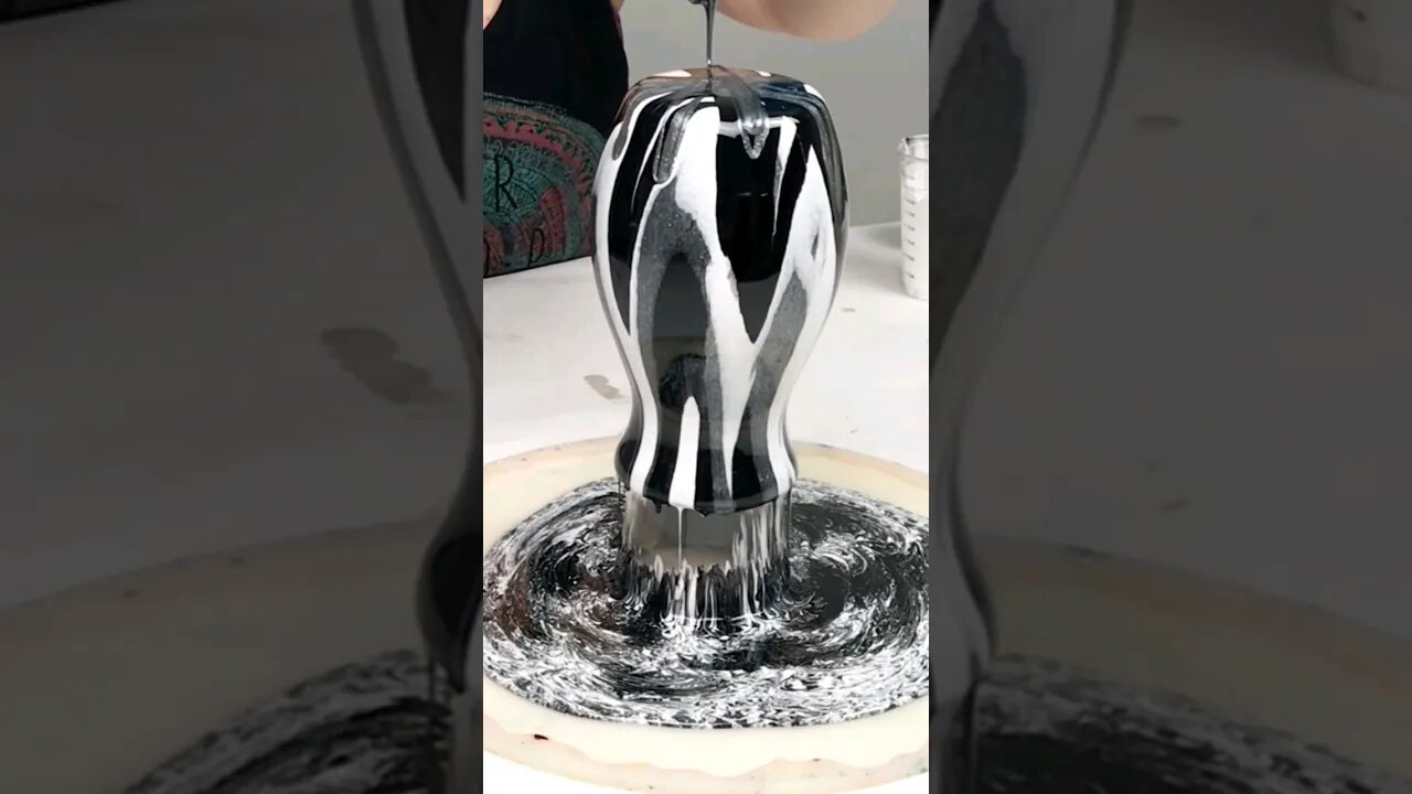 Black and White Resin Vase and Bowl