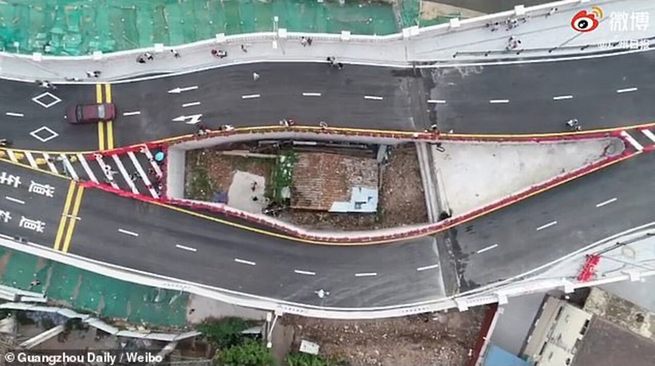 A House In The Middle Of The Highway | Google Earth Travel