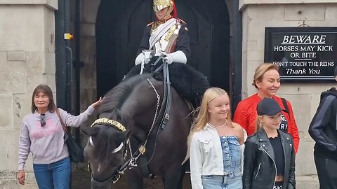 Tourist telling other tourist to touch #horseguardsparade