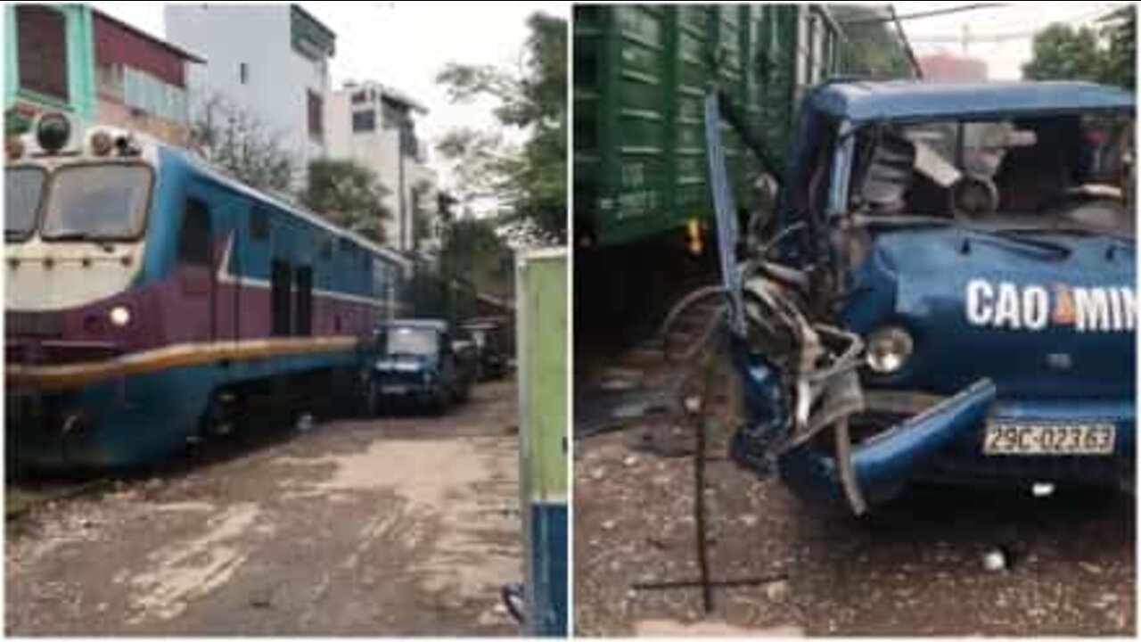 Un camion détruit par un train