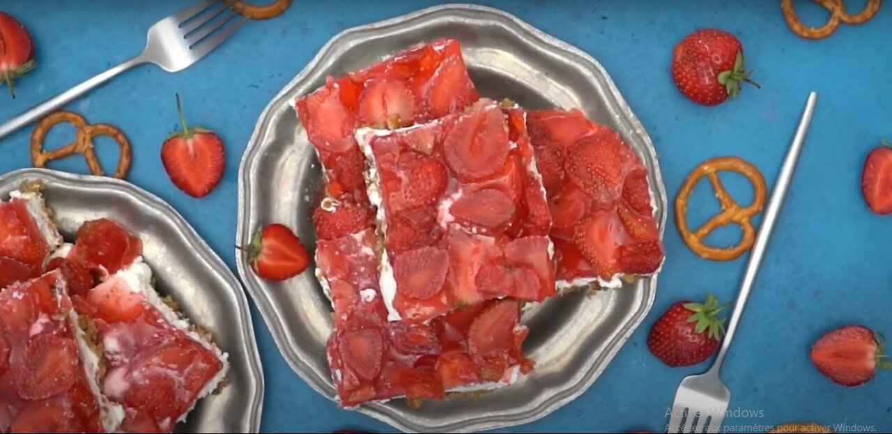 Strawberry Pretzel Salad Summer Dessert