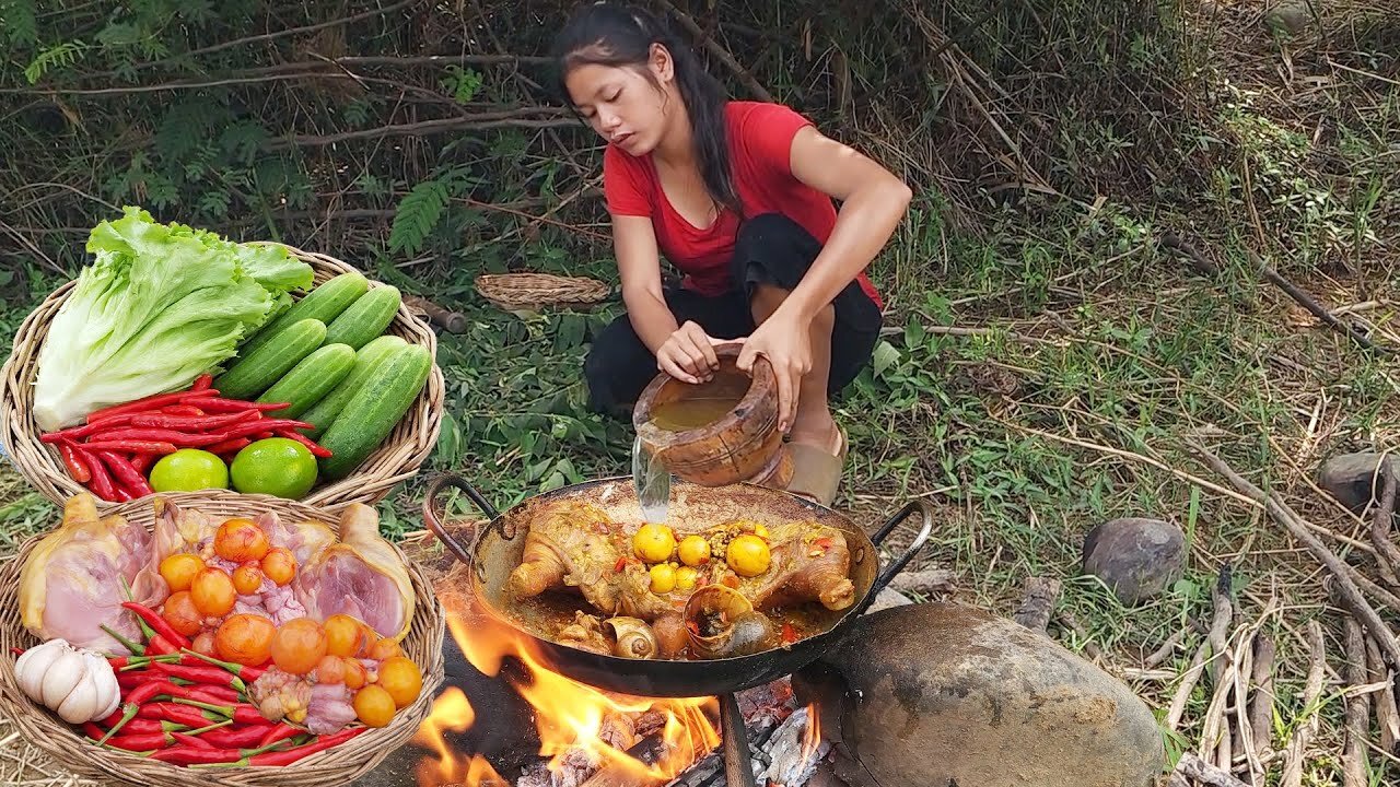 Yummy Chicken thigh and egg curry with snail So delicious food for dinner, Survival cooking