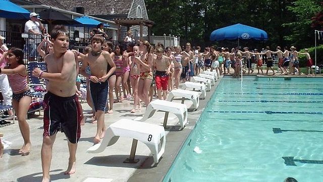 This Outbreak Spreading Across the Country Has Scientists Warning Us to Stay Away from the Pool