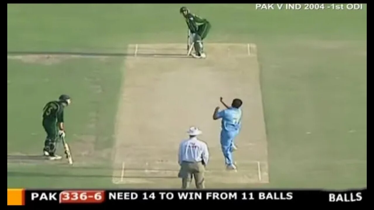 Pakistan need 14 runs from 11 balls against india | 2004 | WHO GONNA WIN