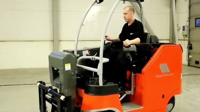 Omni directional forklift
