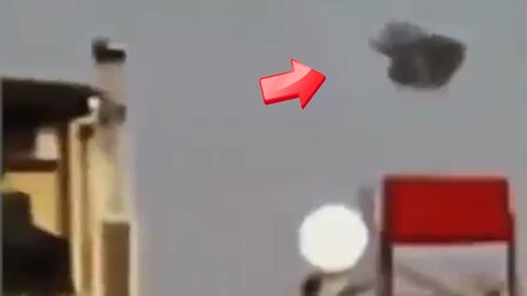 Sighting of a very fast strangely shaped small UFO [Space]