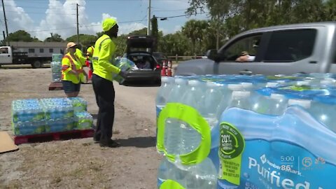 Water distribution continues in West Palm Beach