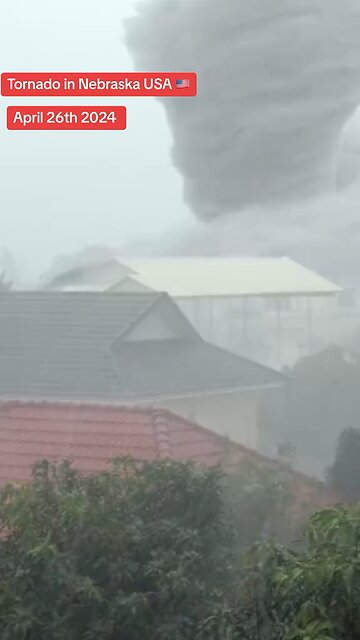 🌪️ More terrifying footage from the tornados in Nebraska!