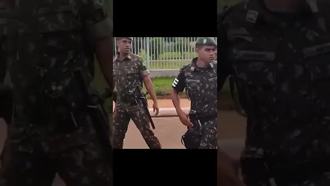 Primeira mão de tudo que aconteceu agora pouco no QG Brasília