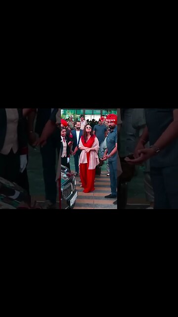 Parineeti Chopra BLUSHES on seeing her & Raghav Chadha's wedding poster at Udaipur airport 🔥📸✈️