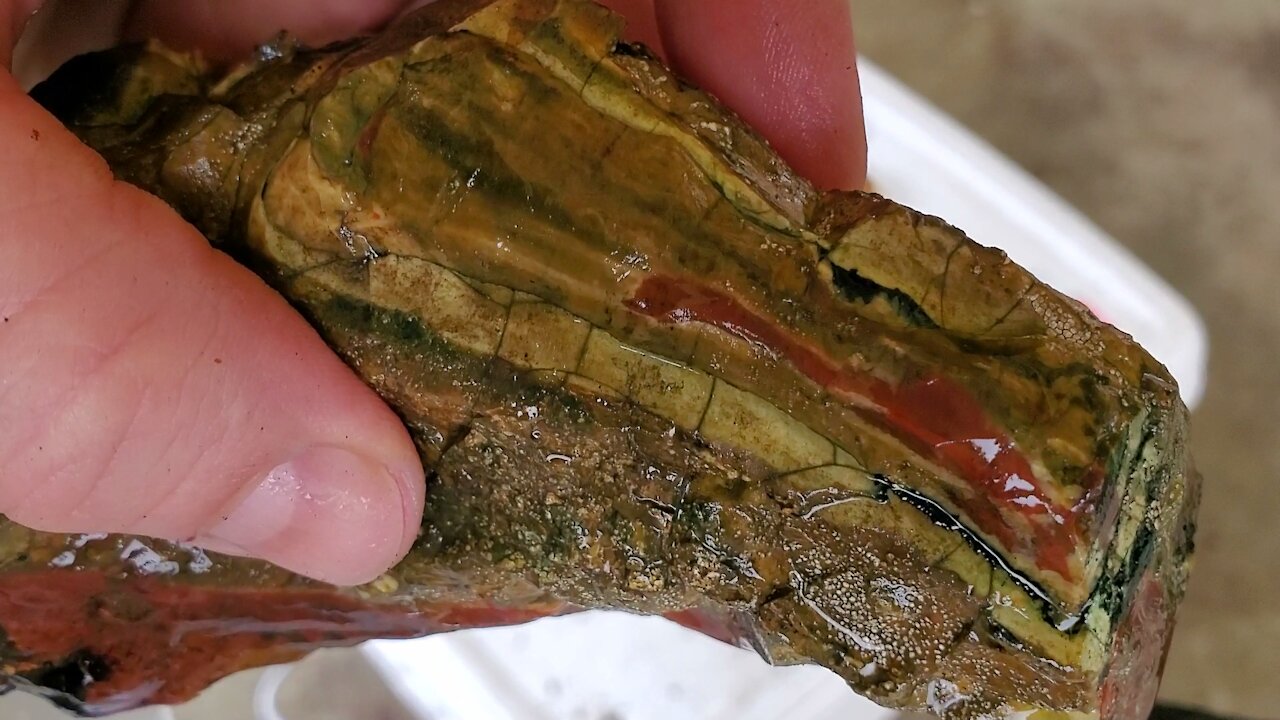 Cleaning Jasper, Agate, Petrified wood, Quartz with a textile gun.