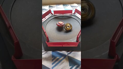 quem que venceu essa batalha? #batalhadebeyblade #beyblade #beybladeburst