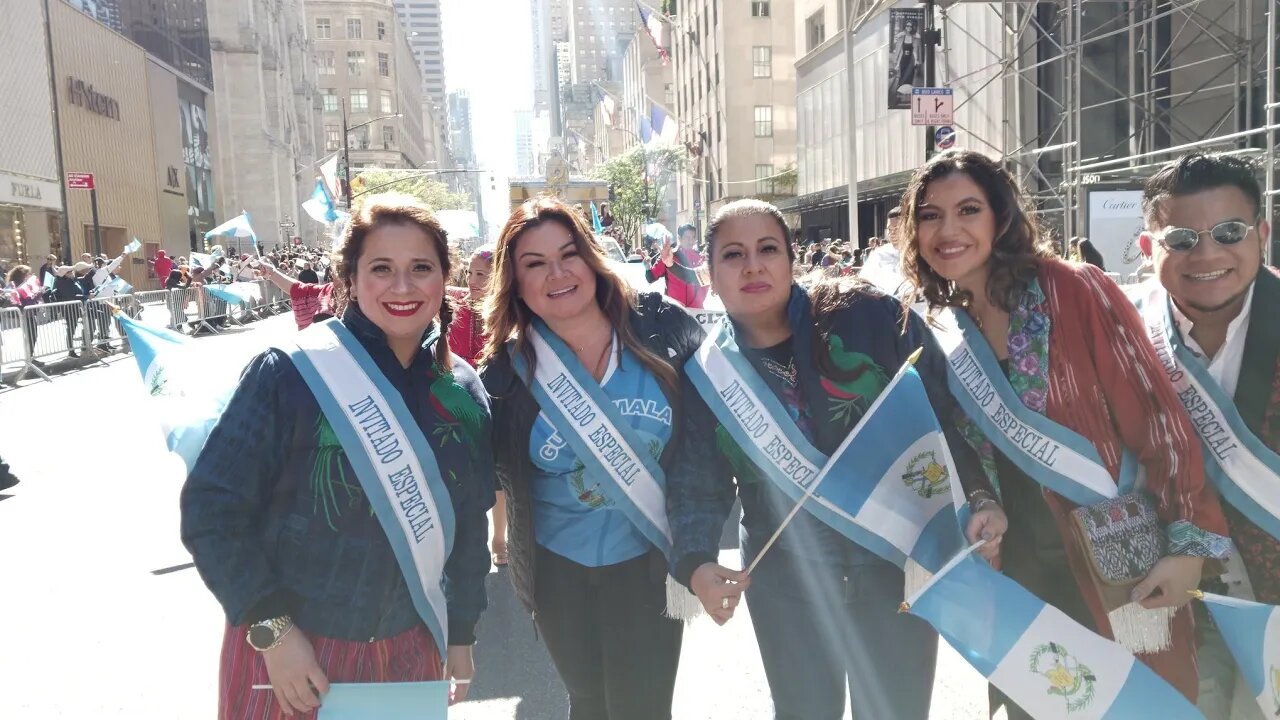 The 2022 desfile de la hispanidad Hispanic Parade Midtown Manhattan 10/9/2022