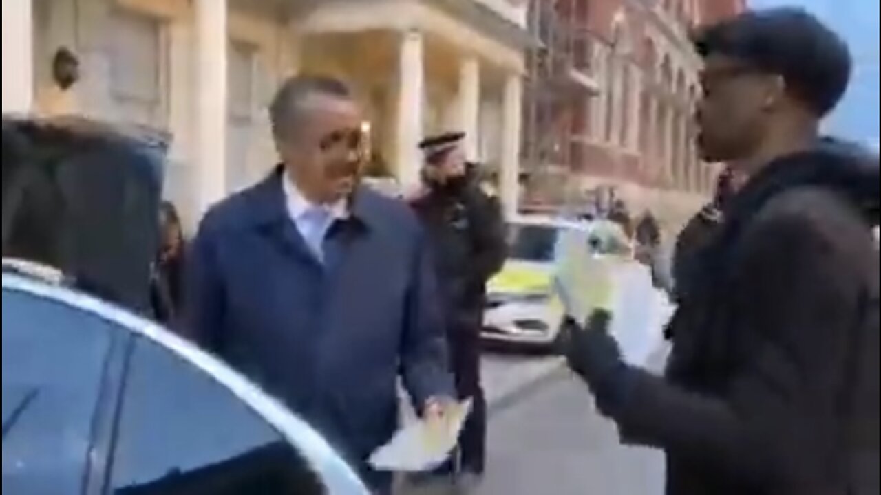 WHO Dr Tedros is in the UK this week, he was confronted by some supporters 😉