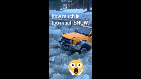 rc car vs SNOW🥶rc in SLUSH + ICE😲❄️Trx4 Ford Bronco #shorts #rccar #rc #snow
