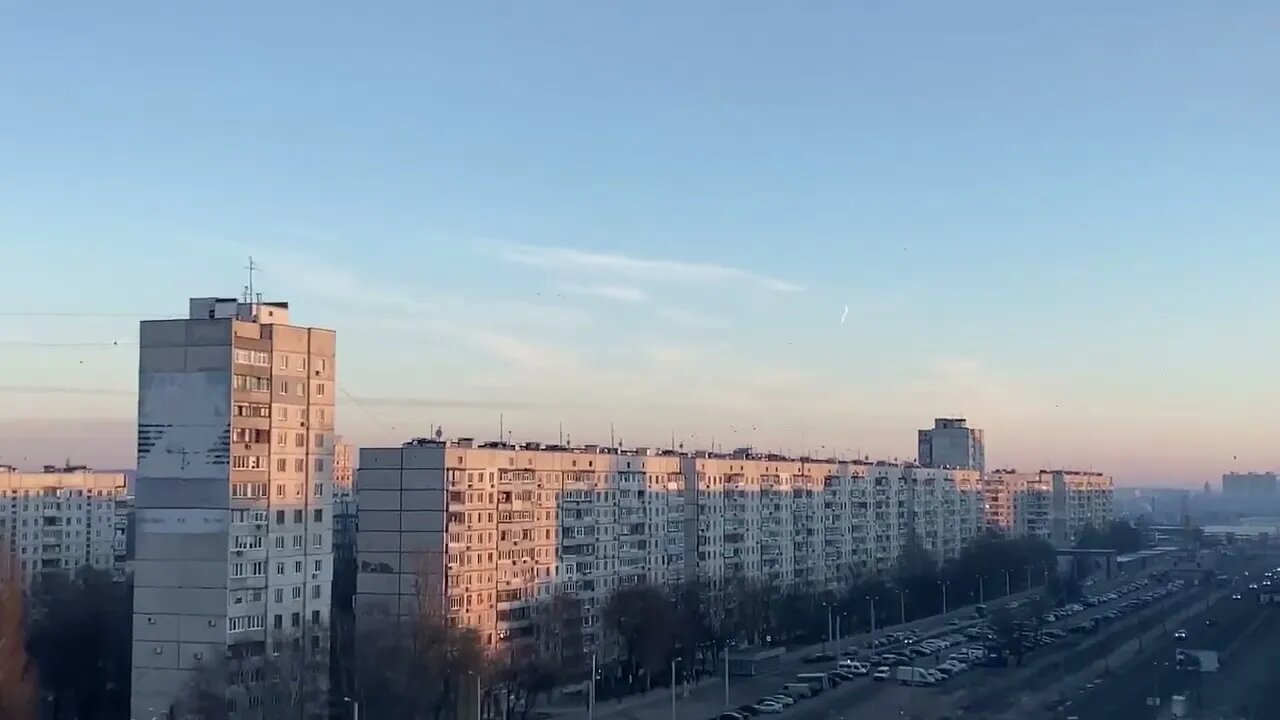 Explosions are again heard in Kharkov, traces of the passage of missiles #russia