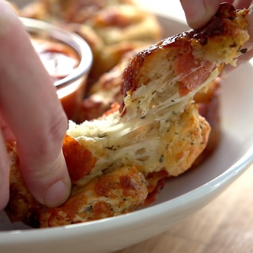 Pull Apart Pizza Muffins