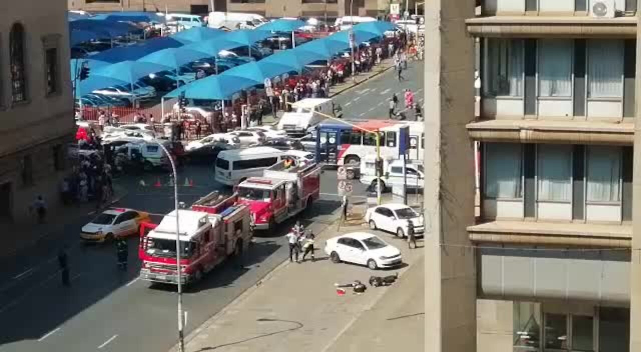Firefighter falls from burning government building in Joburg CBD (Wao)