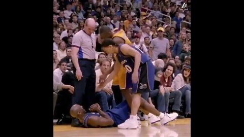 KOBE&MJ Enjoying the game!! 2 Goats!!