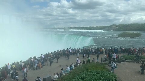 What a crowd at Niagara Falls